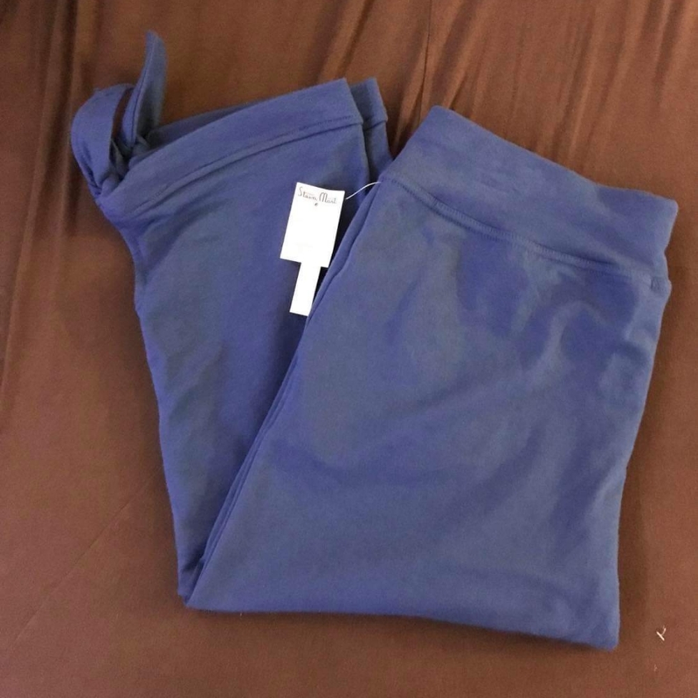 Silver wear PM. Capris